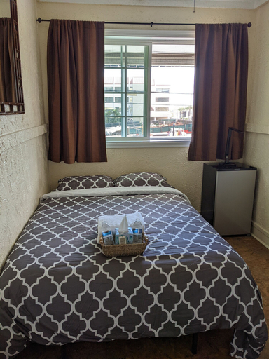 Bedroom 3, Howzit Hostels, Maui