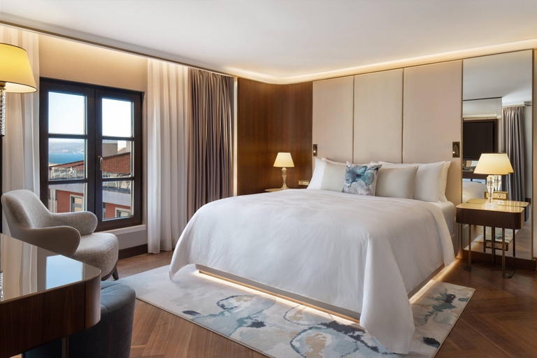 Bedroom 4, JW Marriott Istanbul Bosphorus, Beyoğlu