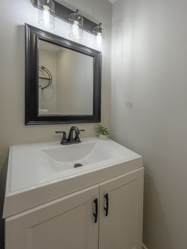 Bathroom 5, Madison Manor, Davidson