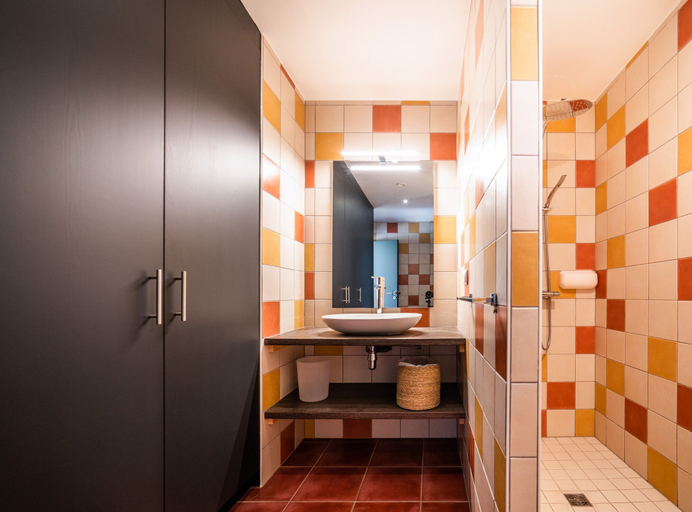 Bathroom 3, L' Homillon, Landes