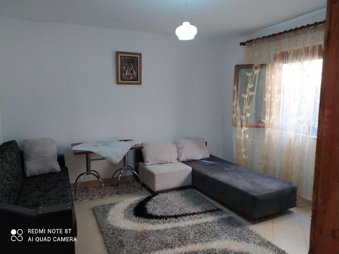 Others 5, Guri Guest House, Pogradecit
