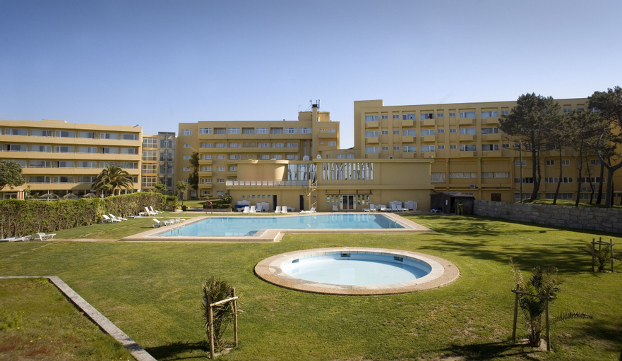 Exterior & Views 18