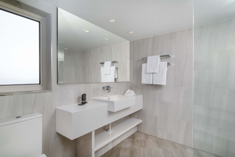 Bathroom 5, The Sebel Twin Towns Coolangatta, Tweed Heads