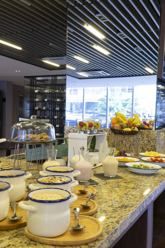 Food & Drinks 5, Hotel Capital Bellet, Santiago