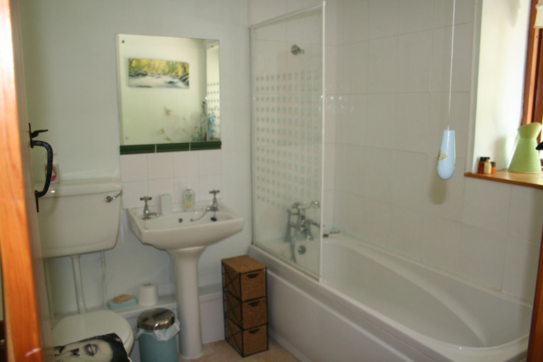 Bathroom, Barn Cottage - Farm Park Stay with Hot Tub, BBQ & Fire Pit, Swansea