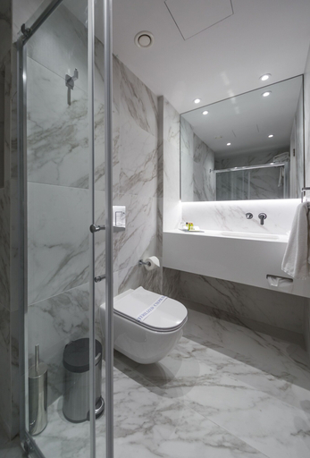 Bathroom 5, Sun Hall Hotel, Larnaca