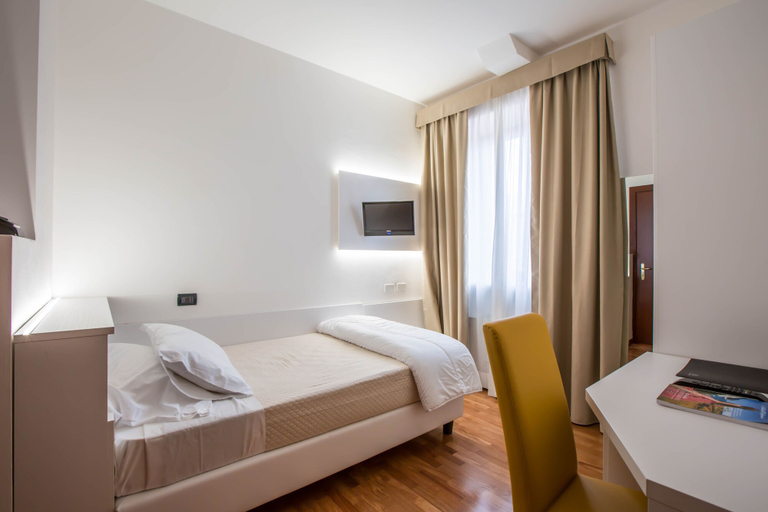 Bedroom 4, GFH - Hotel Palazzo Bello, Macerata