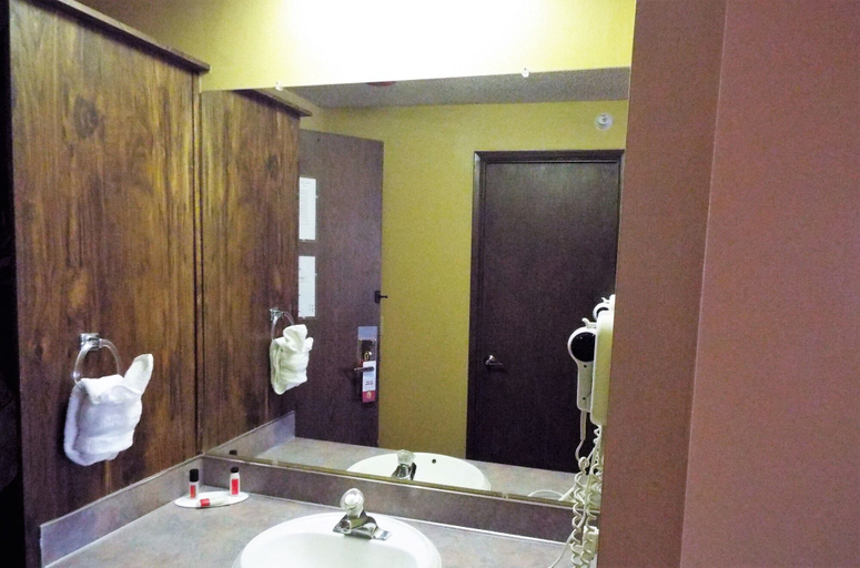 Bathroom 4, Super 8 by Wyndham Casper East/Evansville, Natrona