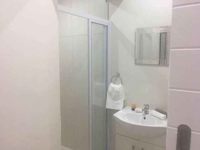 Bathroom 4, Paarl Mountain Lodge, Cape Winelands