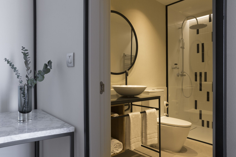 Bathroom 5, ICON Embassy, Madrid