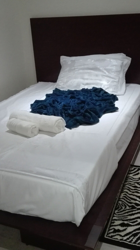 Bedroom 5, Commonlens Inn Hotel., Busiiro