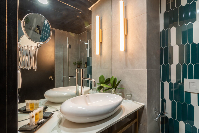 Bathroom 5, The Eldan Hotel, Jerusalem