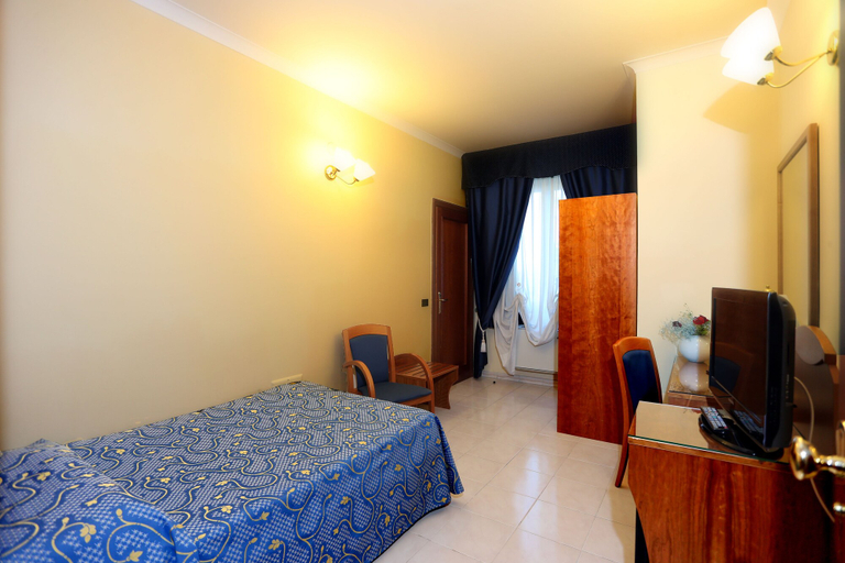 Bedroom 2, Hotel Dei Platani, Napoli
