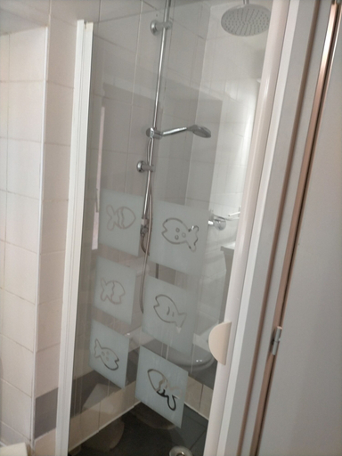 Bathroom 5, Hôtel de Savoie, Haute-Savoie