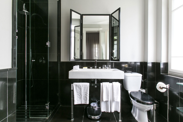 Bathroom 5, Hotel Montefiore