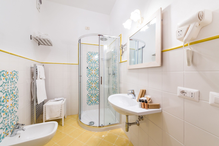 Bathroom 5, Florida Residence, Salerno
