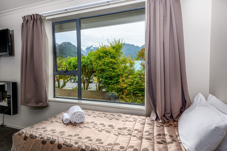 Bedroom 2, The Terrace, Westland