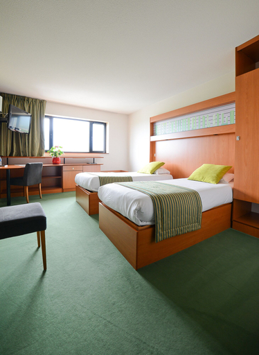 Bedroom 3, Hotel Archamps Porte Sud de Geneve, Haute-Savoie