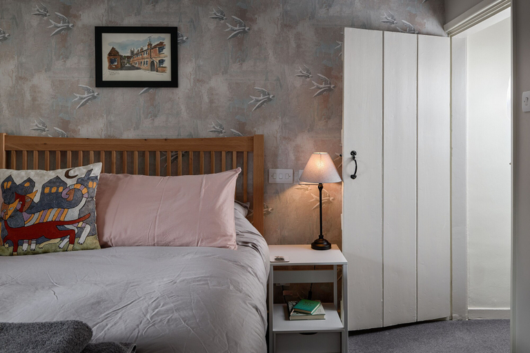 Bedroom 3, Pearl's Cottage, Surrey