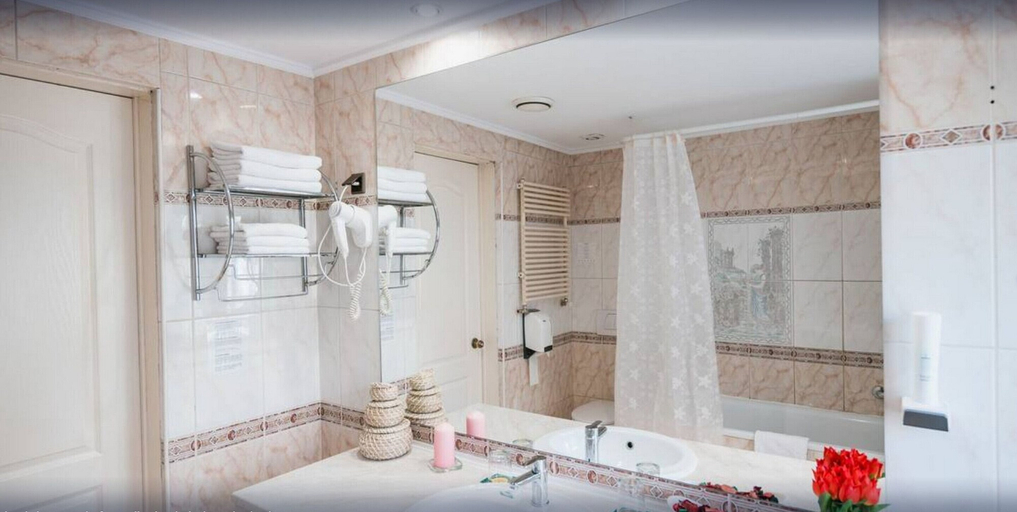 Bathroom 3, City Hotel Unio Superior, Budapesti