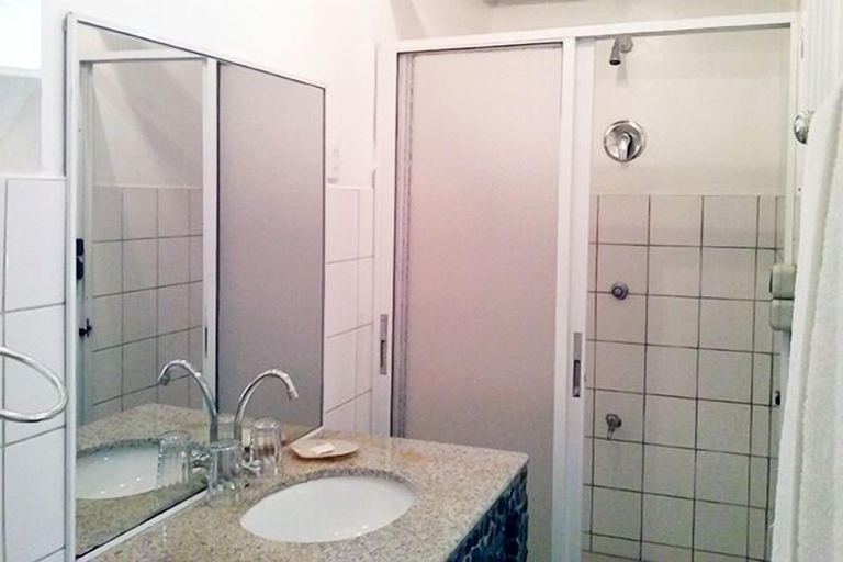 Bathroom 5, Whispering Palms Island Resort, San Carlos City