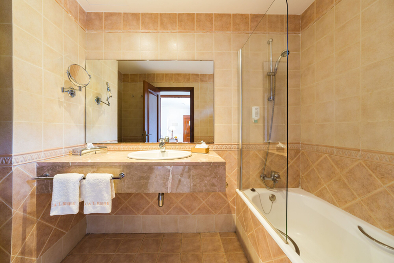 Bathroom 5, Hotel Ca'l Bisbe, Baleares
