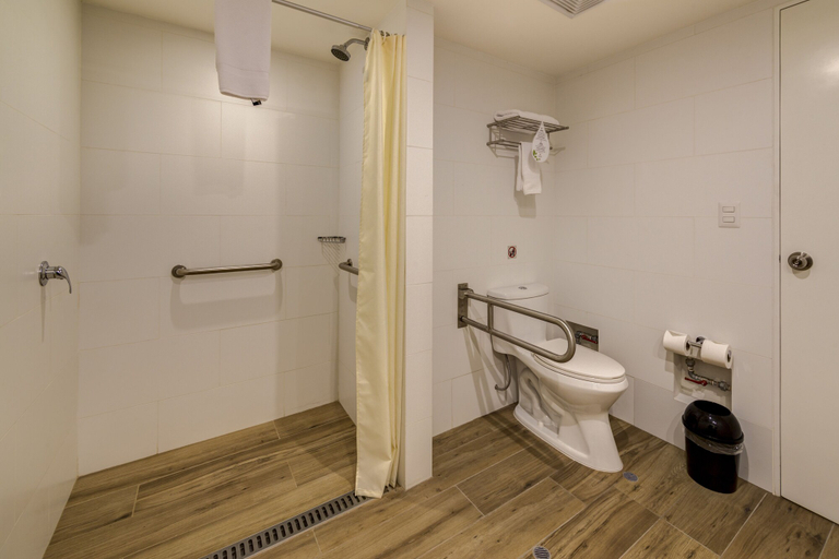 Bathroom 4, Arawi Miraflores Express, Lima