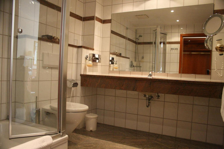 Bathroom 5, Hotel Restaurant Fasanerie, Marburg-Biedenkopf
