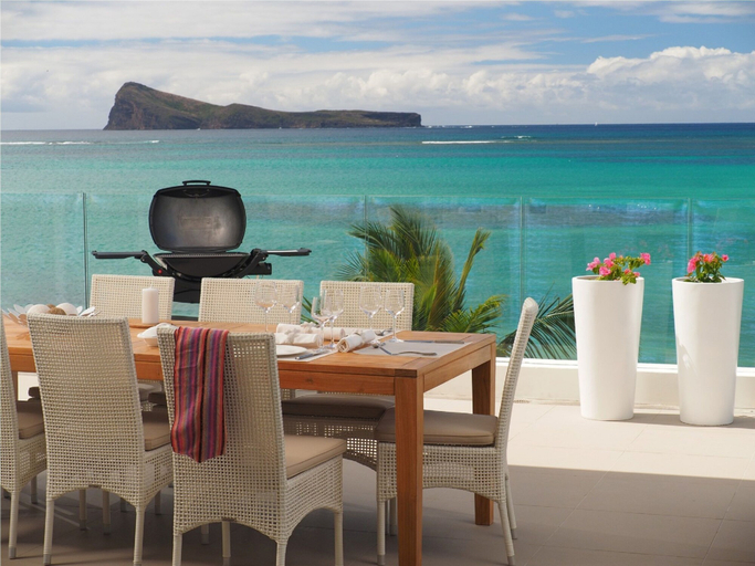 Food & Drinks 5, Myra Seafront Suites with Lov