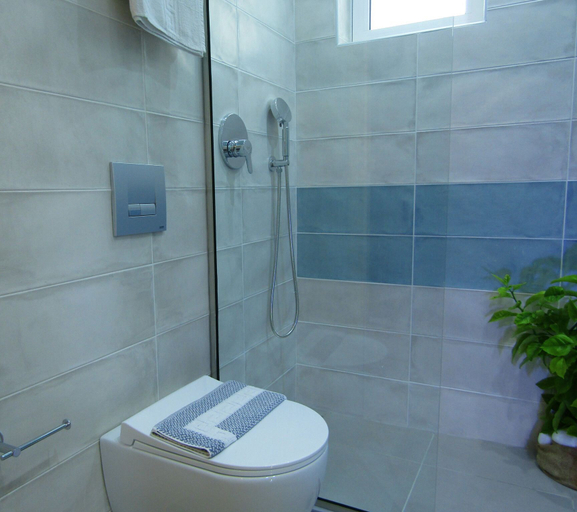 Bathroom 5, Paul Marie, Crete