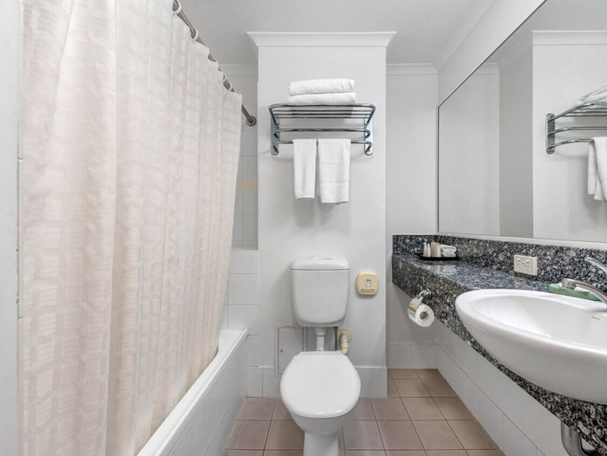 Bathroom 4, The Wellington Apartment Hotel, Brisbane