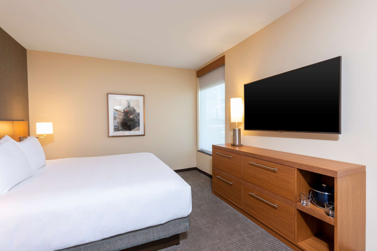 Bedroom 3, Hyatt Place Flint / Grand Blanc, Genesee