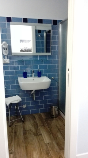 Bathroom 4, Colors of Cinque Terre, La Spezia