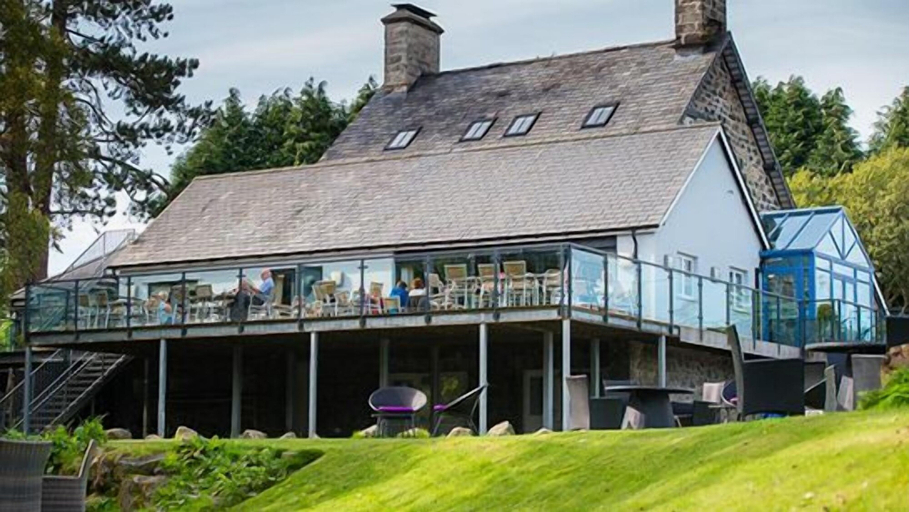 Exterior & Views 2, The Cross Foxes- Bar Grill and Rooms, Gwynedd