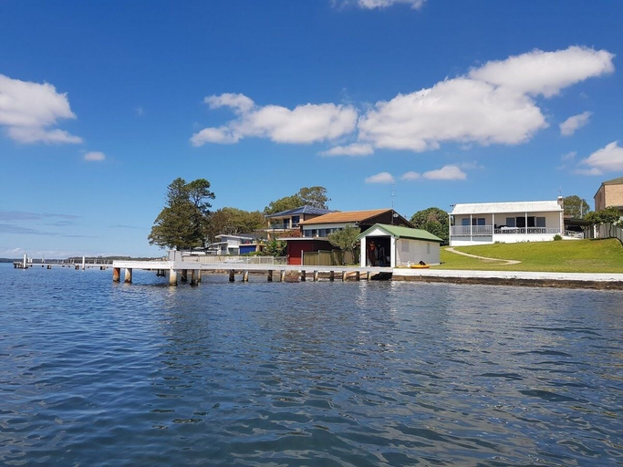 Exterior & Views, Lake Escape - Lake Macquarie, Wyong - North-East