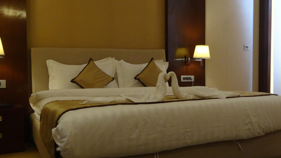 Bedroom 4, The Legend Hotel, Kaushambi