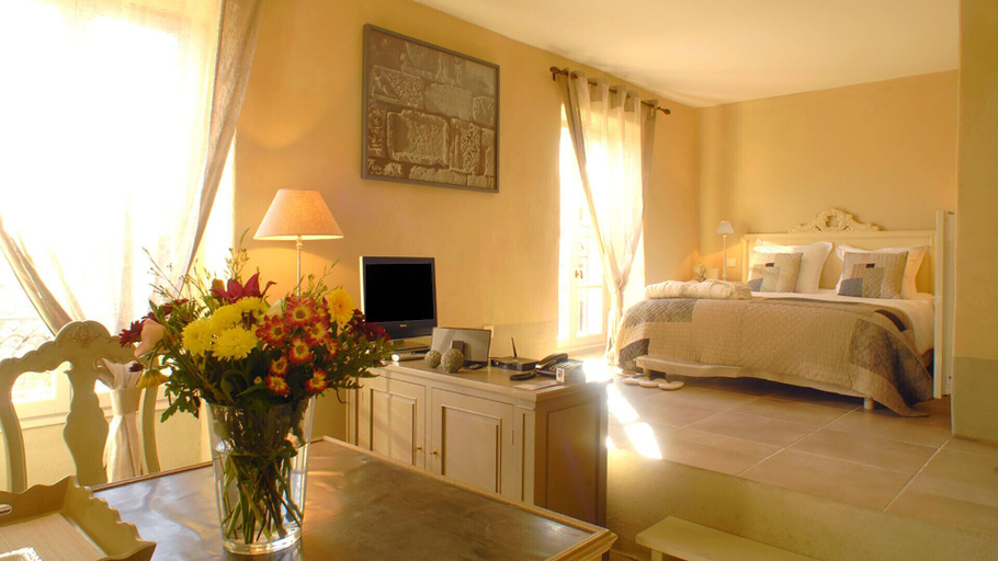 Bedroom 4, Couvent d'Hérépian, Hérault