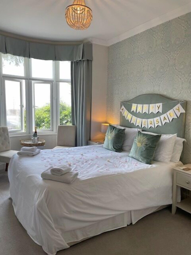 Bedroom 2, The Beaches Guest House, Southend-on-Sea