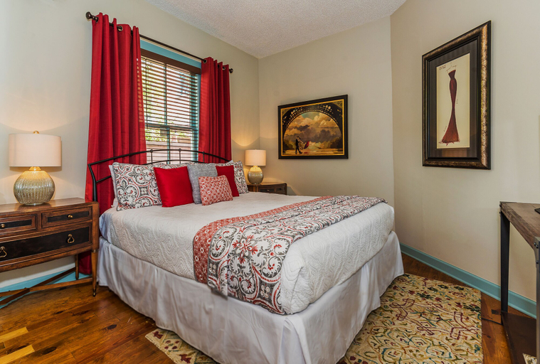Bedroom 3, 44 Spanish Street Inn - Adults Only, Saint Johns