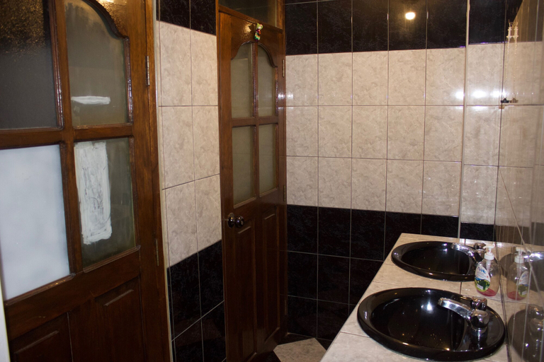 Bathroom, Marco Wasi, Urubamba