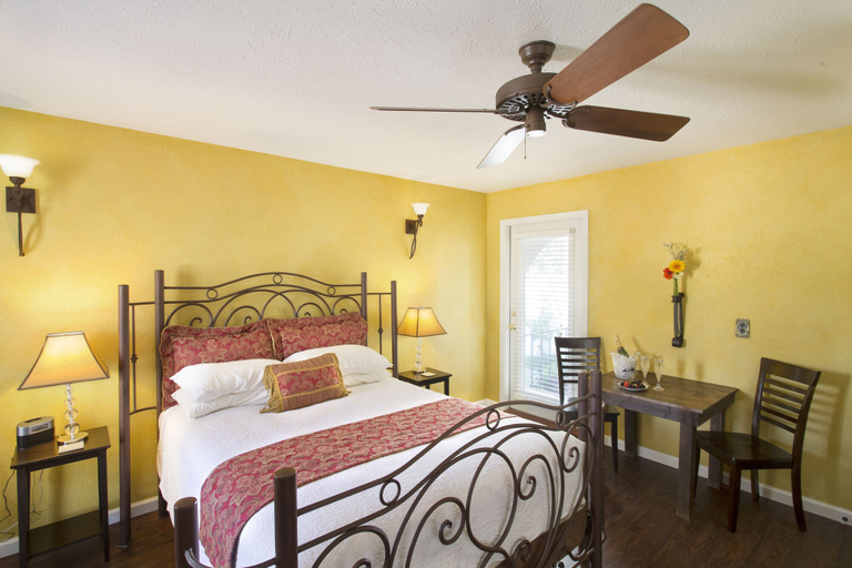 Bedroom 4, The Lakehouse Bed & Breakfast, Comal