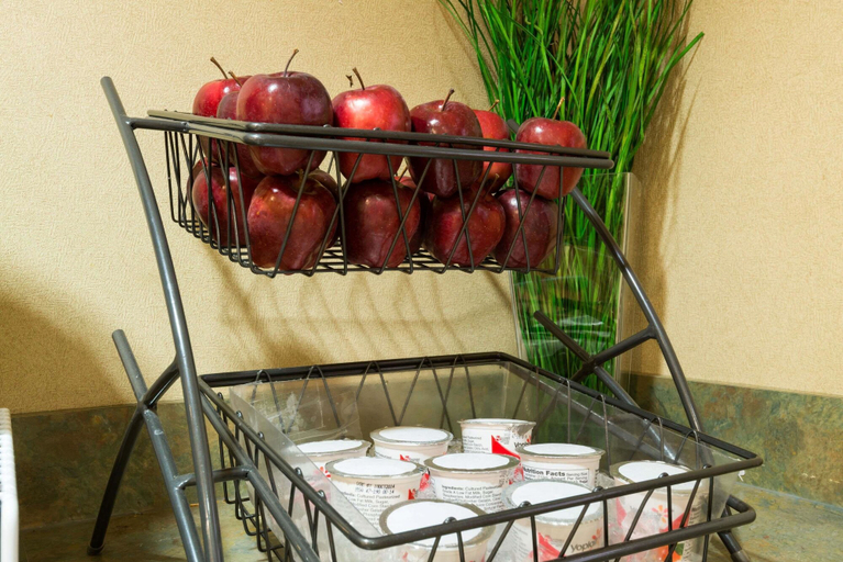 Food & Drinks 5, Microtel Inn & Suites by Wyndham Pueblo, Pueblo