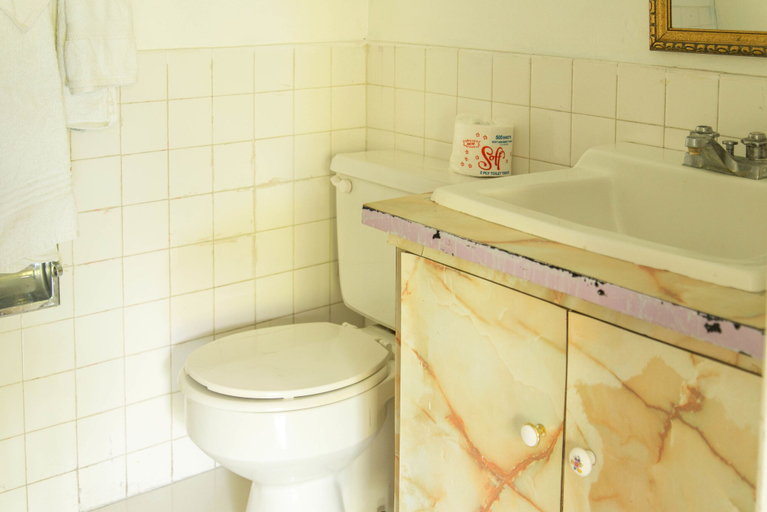 Bathroom 4, Court Manor at Montego Bay Club
