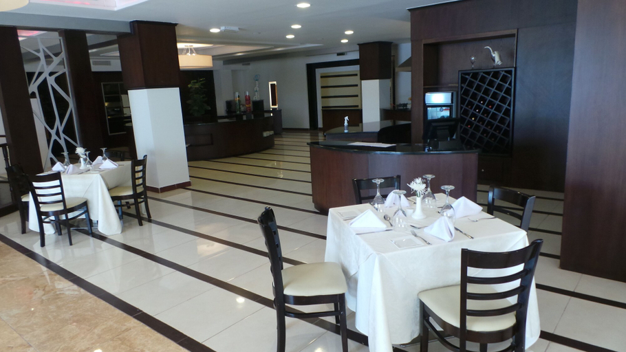 Food & Drinks 5, Amman Airport Hotel, Jizeh