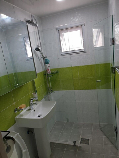 Bathroom 4, Ri-In Mokpo, Muan