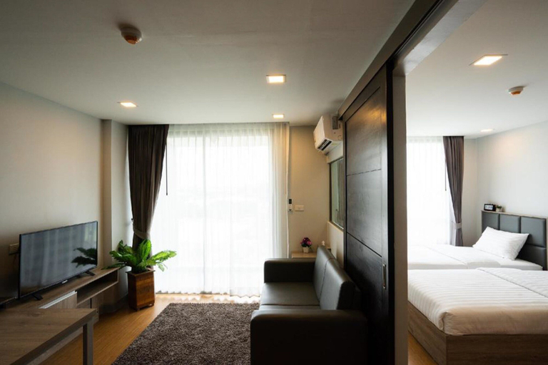 Bedroom 4, ONPA Hotel & Residence Bangsaen, Muang Chon Buri