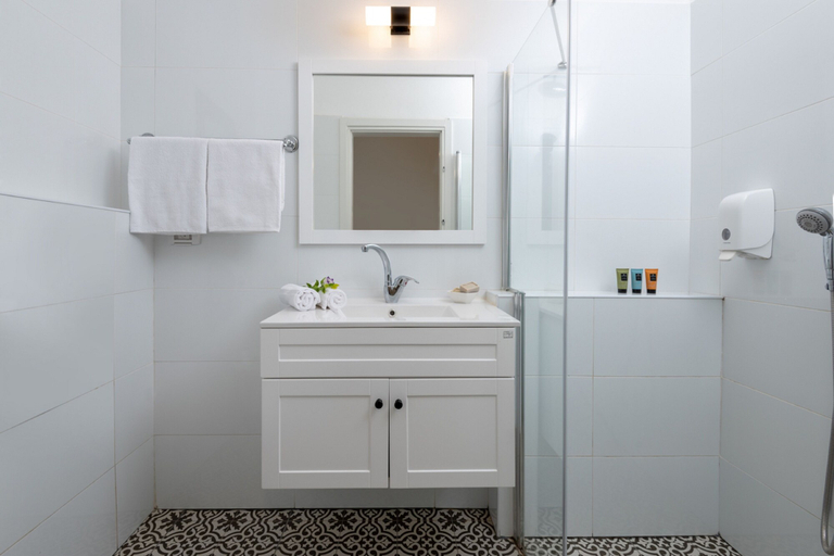 Bathroom 5, Holiday Village Kibbutz Mizra
