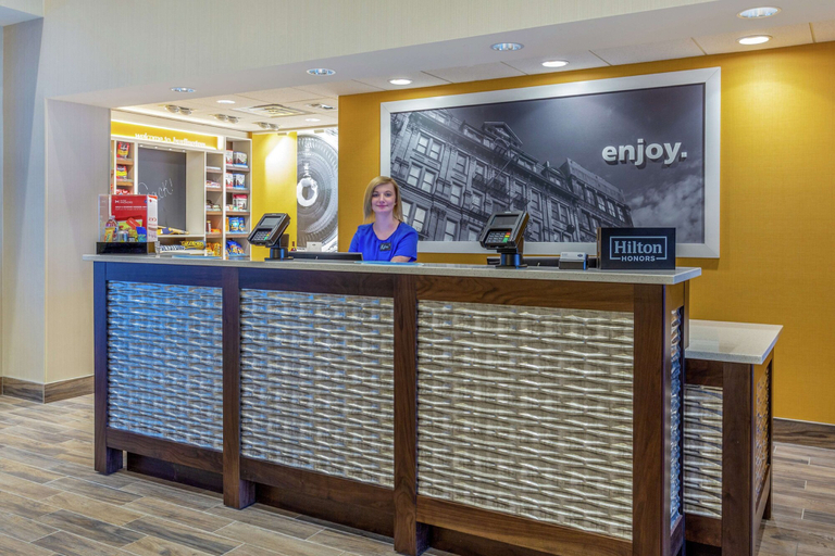 Others 5, Hampton Inn & Suites Burlington, Des Moines