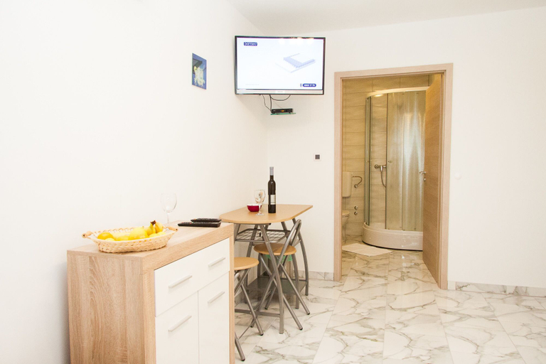 Others 5, Rooms Garden Zagreb Airport, Velika Gorica