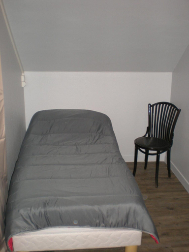 Bedroom 4, Café de la gare, Val-d'Oise